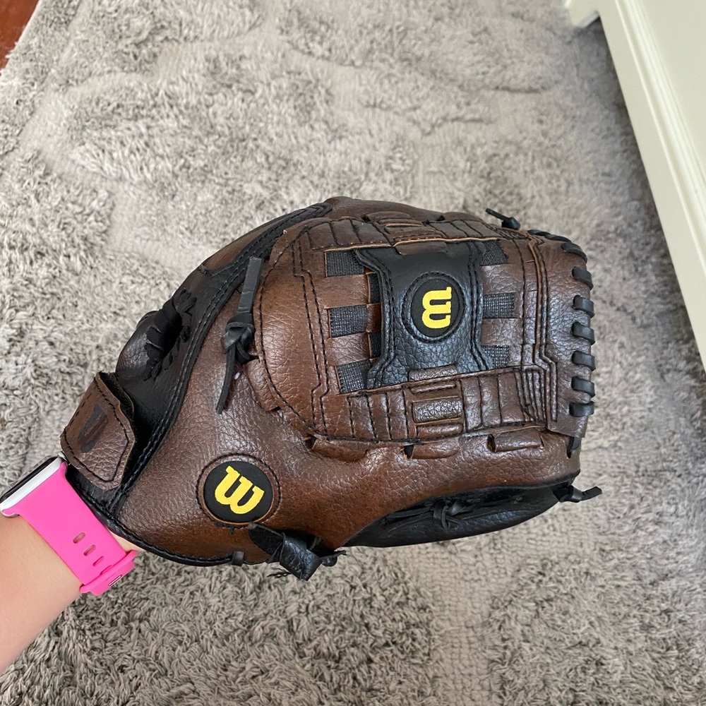 Wilson A200 Baseball Glove